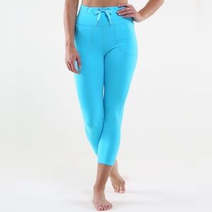 Lululemon Will Crop Size 4 In Spry Blue